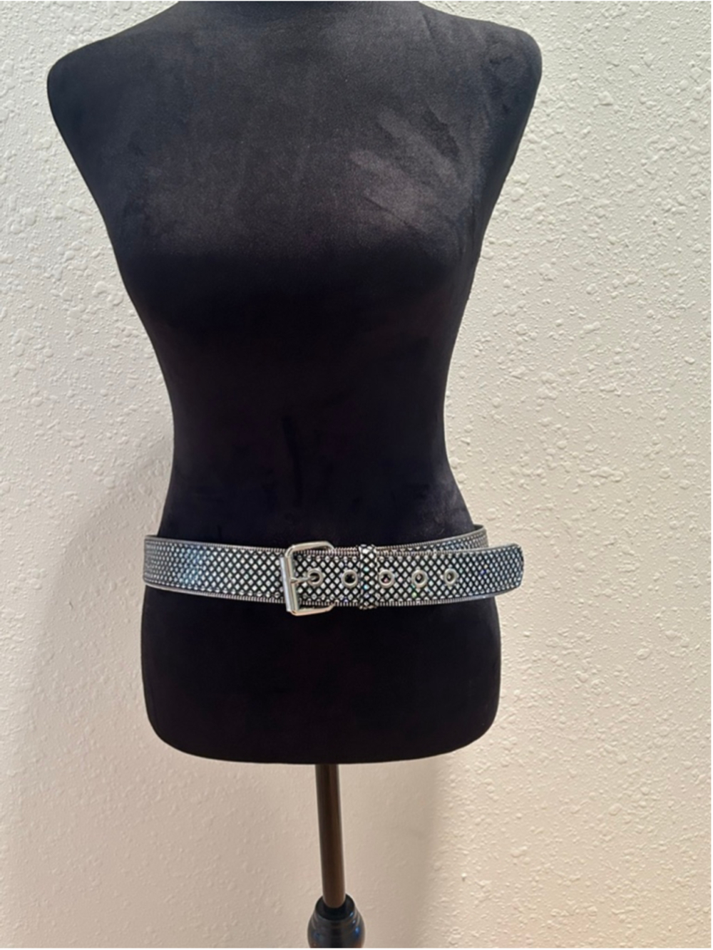 Women's Unbranded Black and silver glitter Belt 32” to 36” waist - Picture 3 of 5